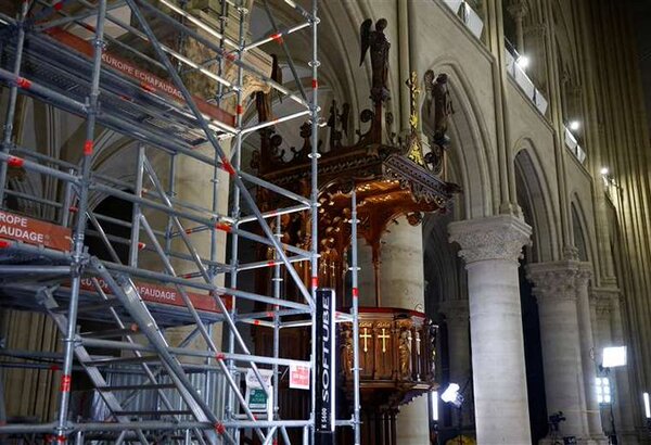 La catedral Notre Dame de París contará con seis vitrales "del siglo XXI"