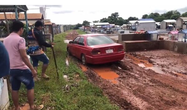 Familiares denuncian que municipalidad niega lugar en cementerio de Minga Guazú
