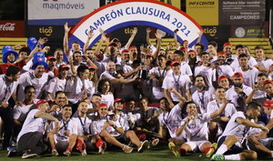 Versus / Bombazo: Fue figura indiscutida en Cerro y "Chiqui" Arce lo quiere para Olimpia