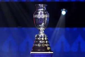 El trofeo de la Copa América fue restaurado por primera vez en 100 años - Fútbol Internacional - ABC Color