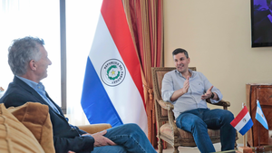 Santiago Peña se reúne con Mauricio Macri tras su arribo a Argentina