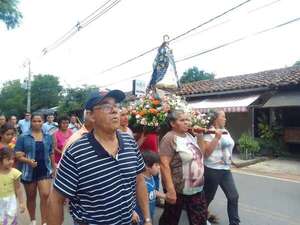 Areguá: vecinos de Las Mercedes renuevan su fe en la Virgen de Caacupé - Nacionales - ABC Color