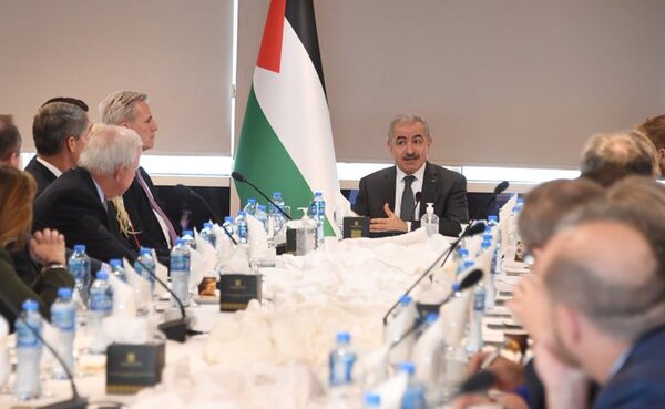 La Autoridad Palestina considera gobernar Gaza con Hamás