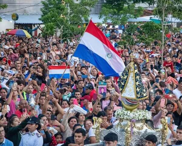 Caacupé: Peregrinación del movimiento Shoenstatt defiende la oración - Nacionales - ABC Color