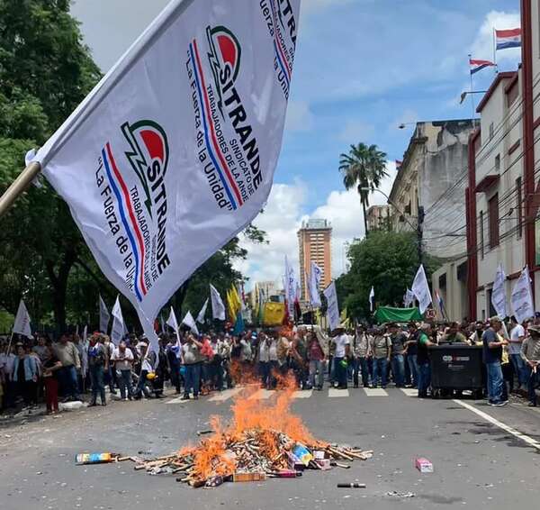 IPS: Si no se pronuncian ya, Peña fue de balde a Caacupé, dice dirigente de Sitrande - Economía - ABC Color
