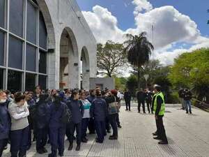 Arresto domiciliario para exjuez en caso de amenaza de bomba - Nacionales - ABC Color