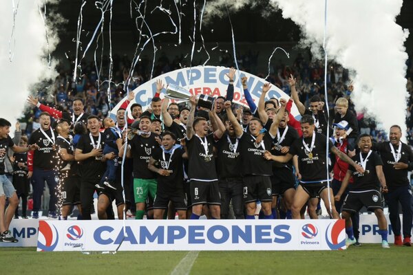 Versus / Con Cris Martínez como gran figura, Huachipato es campeón del fútbol chileno