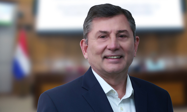 Luis Pettengill abandona sesión del senado sobre la Superintendencia de Jubilaciones y Pensiones | OnLivePy