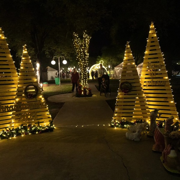 Mercadillo Navideño deslumbra e inspira en Loma Plata