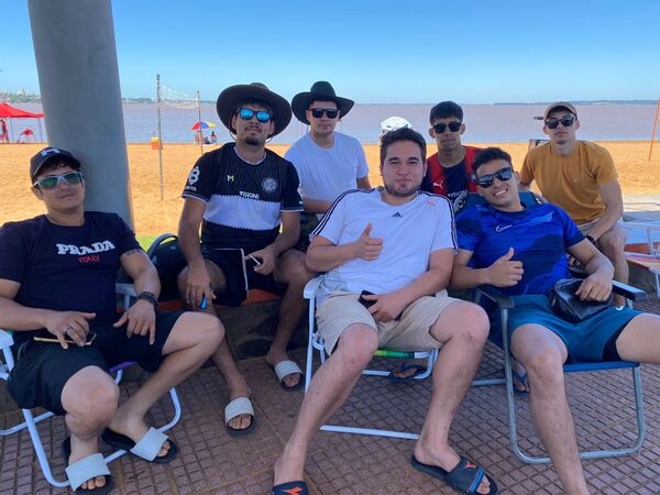 Encarnación se llena de turistas en busca de sol y playa