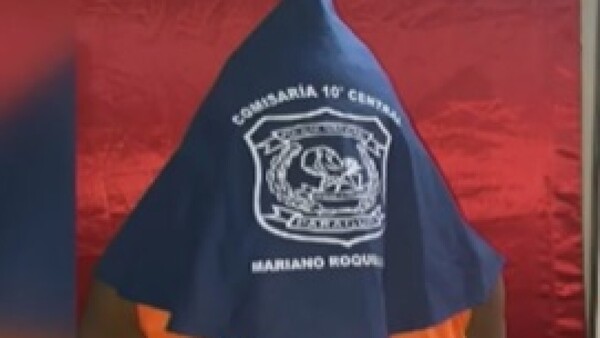 En Mariano Roque Alonso, guardias de un shopping reducen a un ebrio