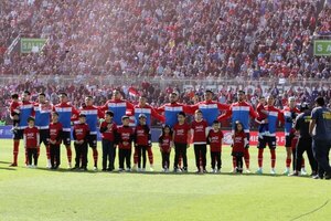 Versus / Gustavo Alfaro elogia a la "nueva camada" de la Selección Paraguaya