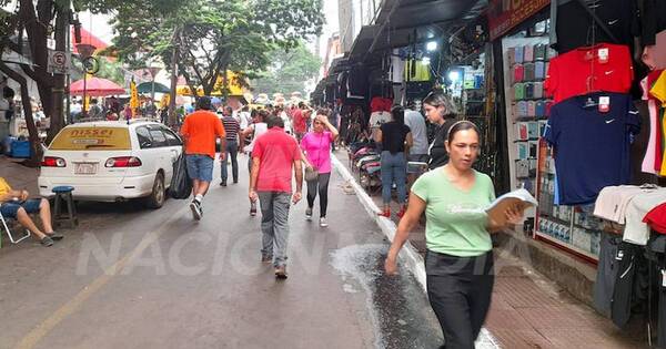 La Nación / CDE, lleno de turistas brasileños el feriado