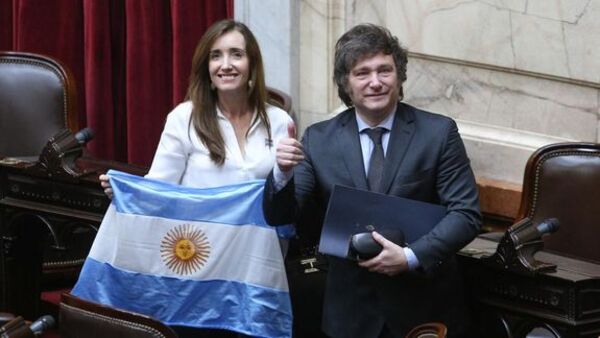 Milei asume la presidencia de Argentina y prepara un tratamiento de shock
