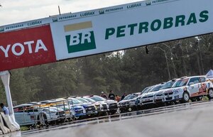 Versus / El Dumot recibe con lluvia y cambios en el cronograma a los competidores