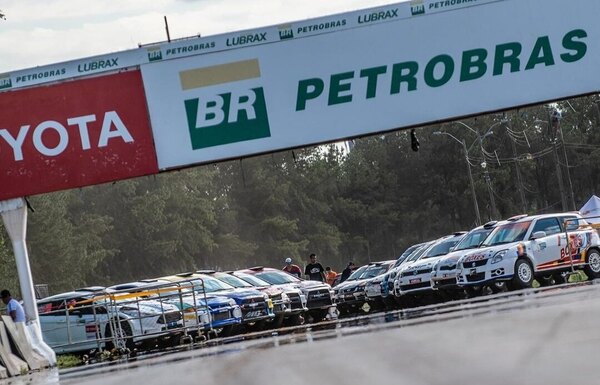 Versus / El Dumot recibe con lluvia y cambios en el cronograma a los competidores