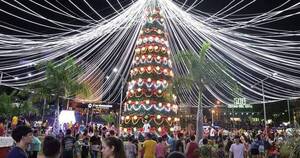 La Nación / Luces en botellas recicladas anticipan la Navidad en sitios céntricos de CDE