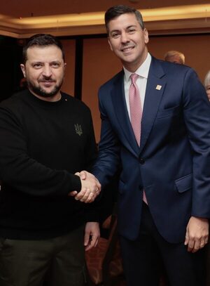 Paraguay reaffirmed its commitment to peace and the people's sovereignty in a meeting with Zelenski - .::Agencia IP::.