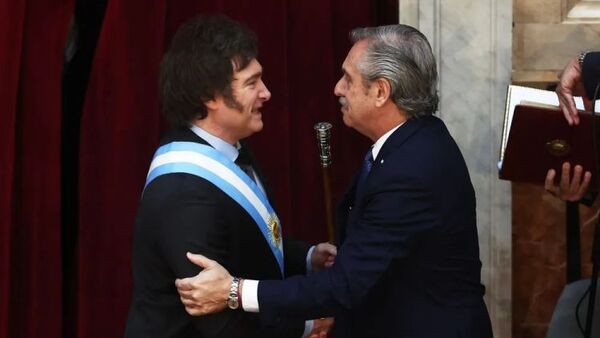 Nueva era política en Argentina: Javier Milei inicia su mandato de cuatro años en la Casa Rosada