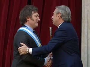 Milei ya es presidente en Argentina, pero anuncia que “no hay plata” - La Tribuna