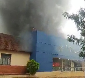 Incendio de supermercado de graves pérdidas materiales - La Tribuna