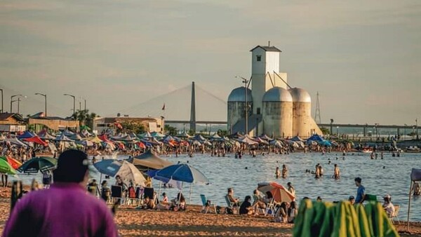 Encarnación con sus playas empieza a recibir gran auge de gente