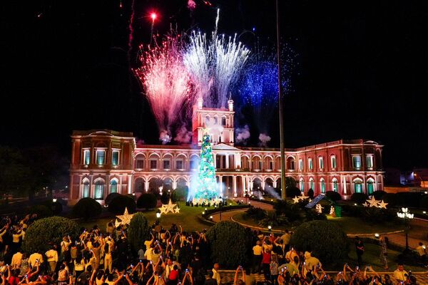 "Navidad del Paraguay" inicia con el encendido del árbol en el Palacio de López - .::Agencia IP::.