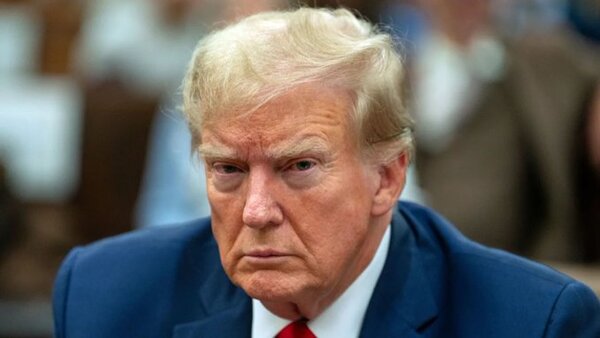 Trump dice que no testificará este lunes en su juicio civil por fraude