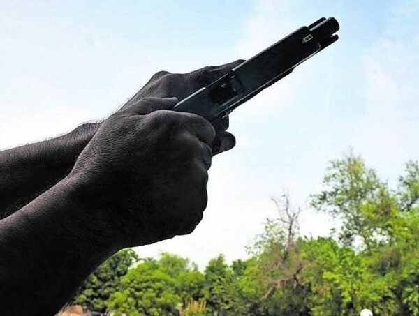 Por celos, realizó un disparo al aire y fue aprehendido por la Policía · Radio Monumental 1080 AM