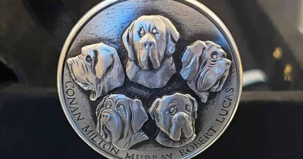 La Nación / Homenaje a los perros de Milei