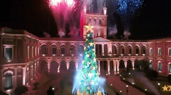 Realizan encendido del “Árbol del Paraguay” en el Palacio de López - Radio Imperio 106.7 FM