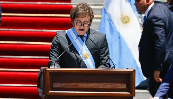 Milei reduce cantidad de ministerios en Argentina