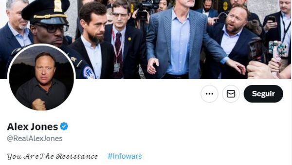 Elon Musk restablece la cuenta de X del conspiranoico de derechas Alex Jones