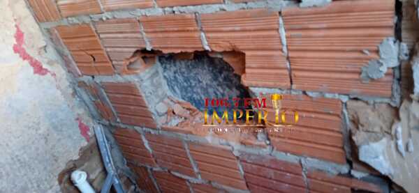 Perforan pared de una cantera en el barrio General Genes para hurtar - Radio Imperio 106.7 FM