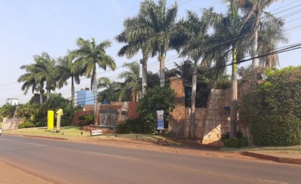 Cinco criminales asaltaron un motel en Ciudad del Este - ADN Digital