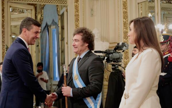 Peña y Milei dialogaron sobre fortalecimiento de relaciones y políticas para los más necesitados - MarketData