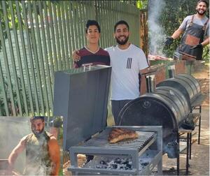 Hermanos parrilleros generan sensación por sus excelentes productos