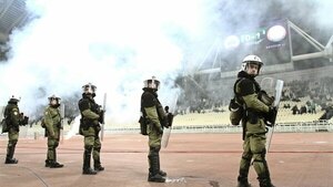 Versus / La liga griega se jugará sin público hasta el 12 de febrero por la violencia