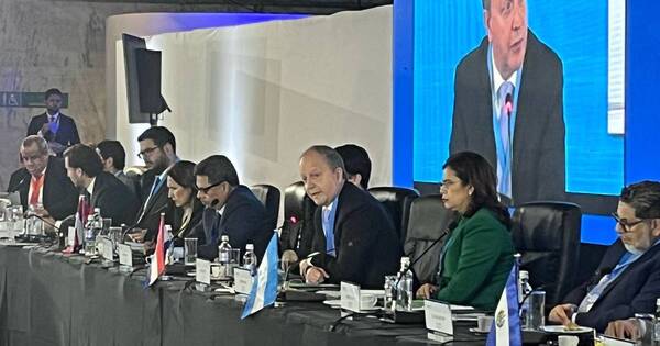 La Nación / MEF abordó proyectos de desarrollo e integración regional en reunión de la CAF