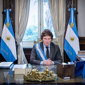 Javier Milei, el le贸n melenudo que promete sacudir Argentina - Revista PLUS