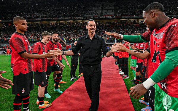 Versus / ¡Zlatan Ibrahimovic vuelve al Milan!