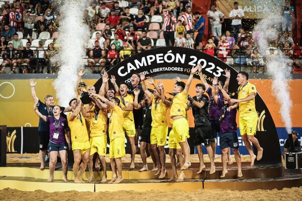 San Antonio triunfó ante Presidente Hayes y es campeón de la Libertadores Fútbol Playa - trece