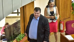 Dionisio Amarilla contrataca a Hugo Fleitas y Miguel Abdón Saguier