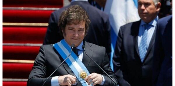 Breve, dur铆simo y con aplausos pese al ajuste anunciado, el discurso at铆pico de Javier Milei - Revista PLUS