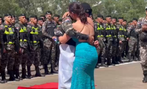 (VIDEO). ¡Emocionante! Un poli Lince recibió la visita sorpresa de su madre en el día de su egreso