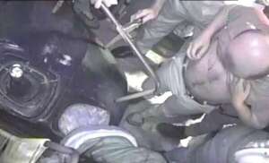 Video: chofer de colectivo evitó un robo, pero resultó herido - Policiales - ABC Color