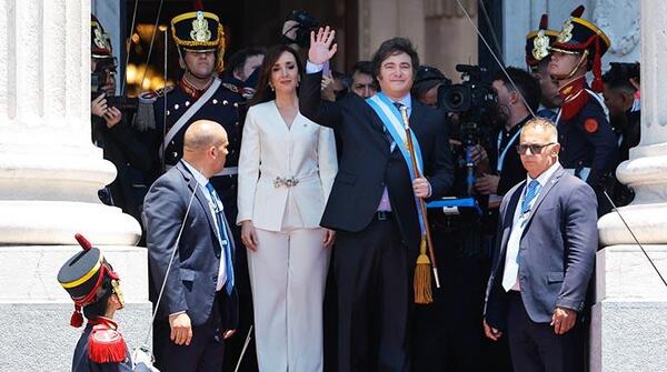 Milei pide "urgencia" en primeras medidas y reserva los grandes anuncios para este martes