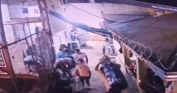 La Nación / Detienen al director del penal de Ciudad del Este y a otros funcionarios