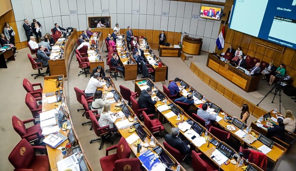 Senado anuncia sesión extraordinaria para este martes