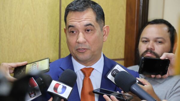 Ex senador Martín Arévalo había denunciado a ex titular de Dimabel y niegan que se allanó su casa